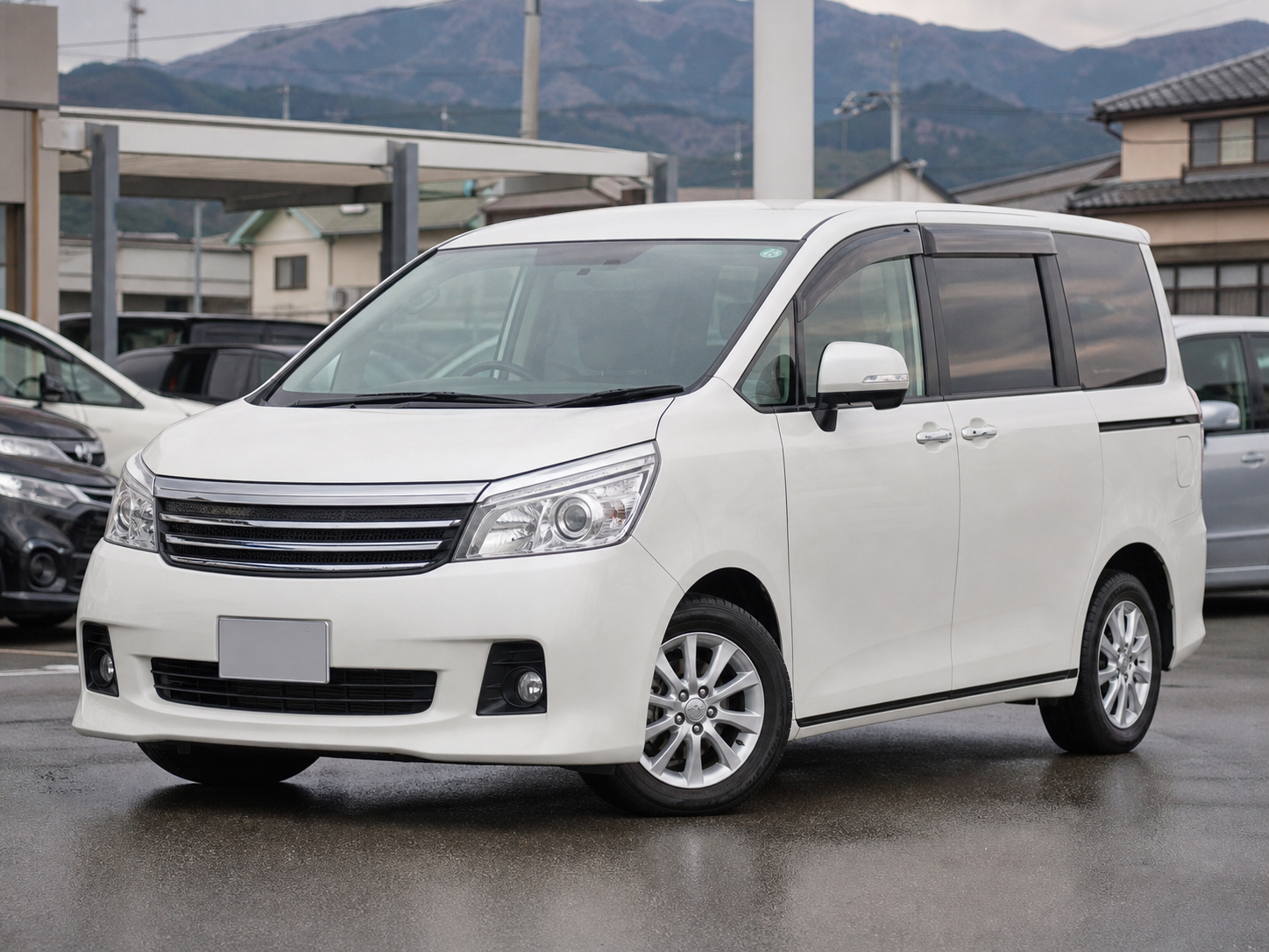 セレナ ハイウェイスター V エマージェンシー（中古車）